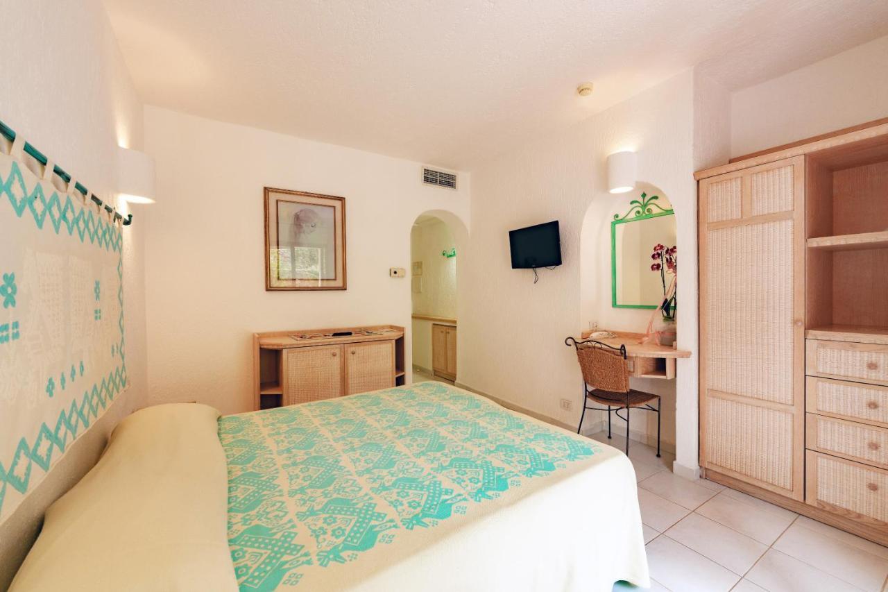 Hotel Punta Est Бая Сардиния Екстериор снимка