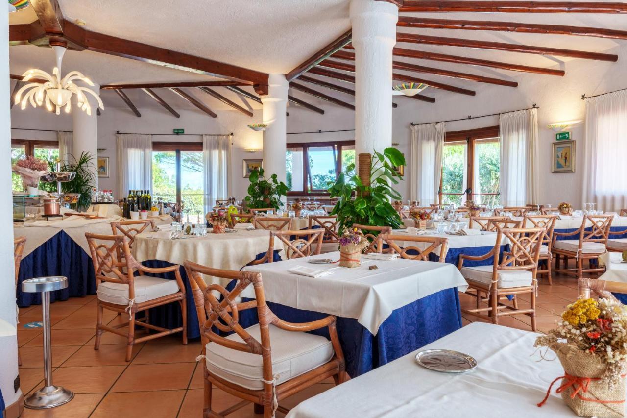 Hotel Punta Est Бая Сардиния Екстериор снимка