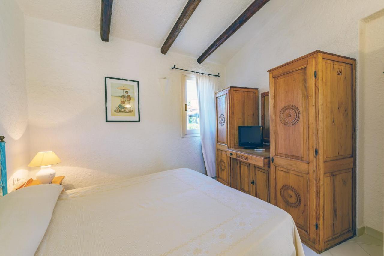 Hotel Punta Est Бая Сардиния Екстериор снимка
