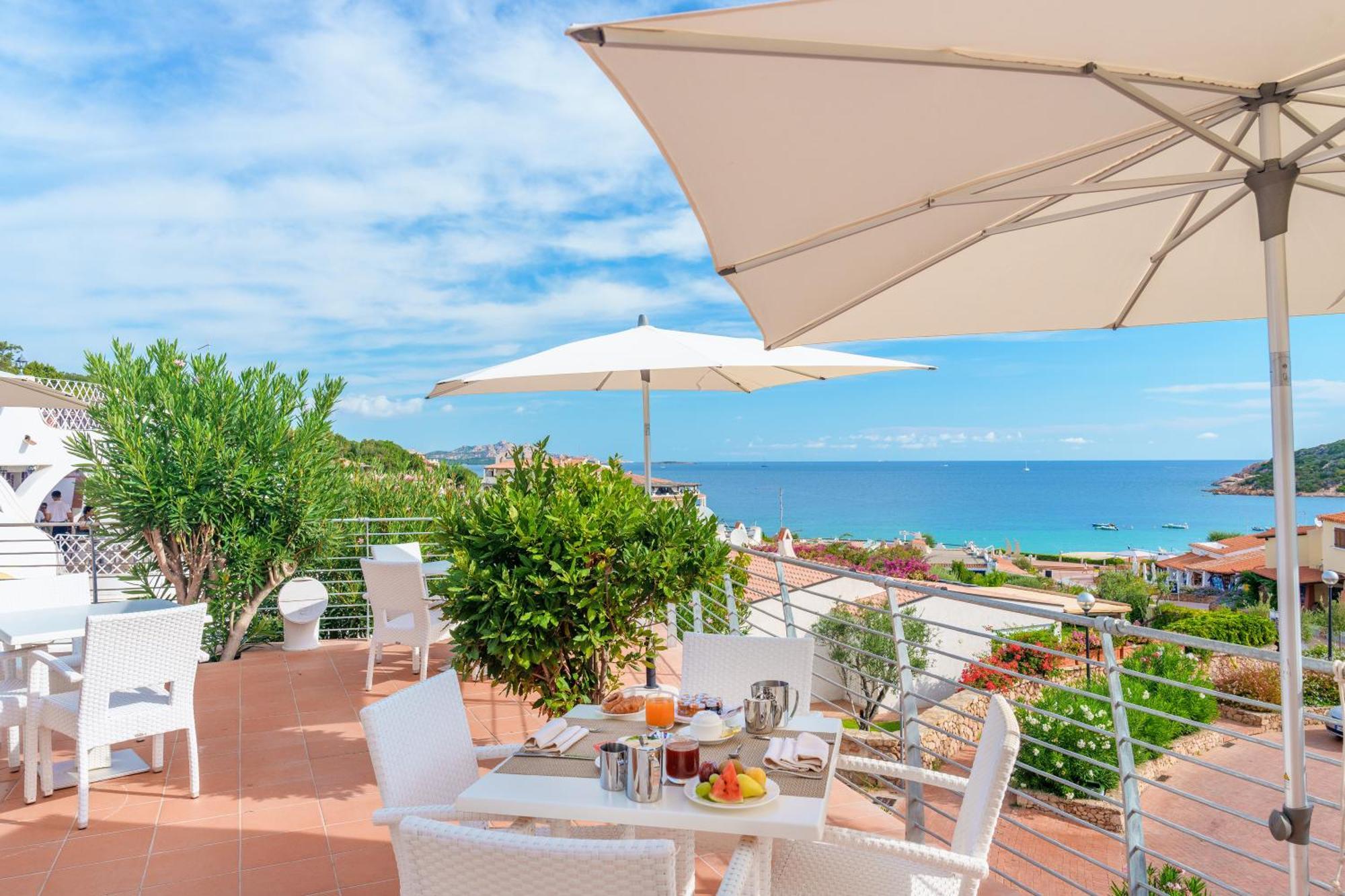 Hotel Punta Est Бая Сардиния Екстериор снимка