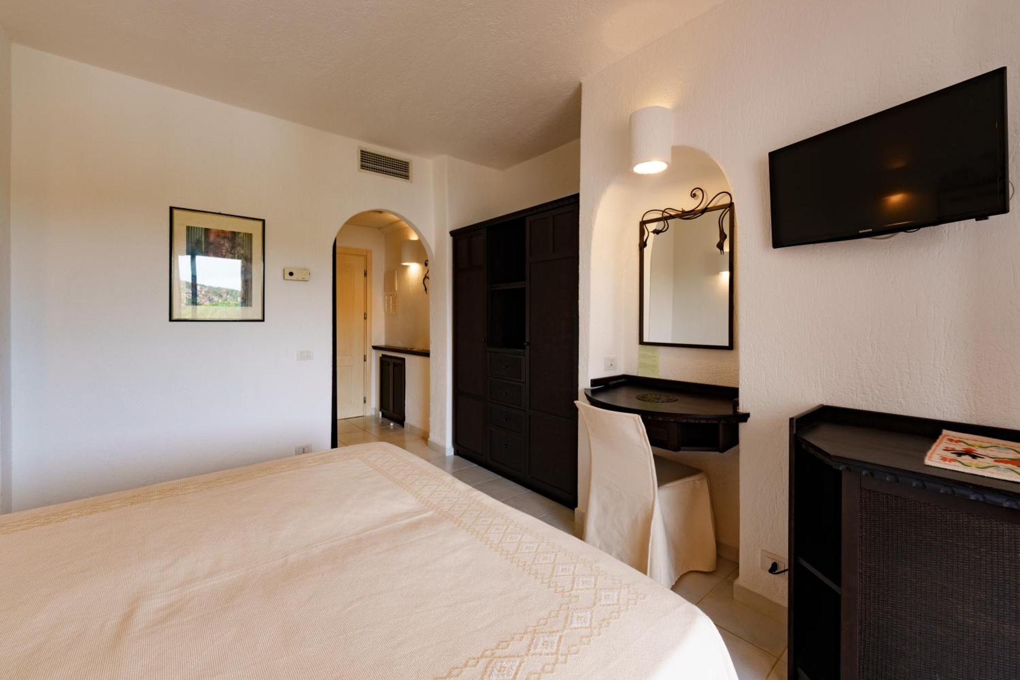 Hotel Punta Est Бая Сардиния Екстериор снимка