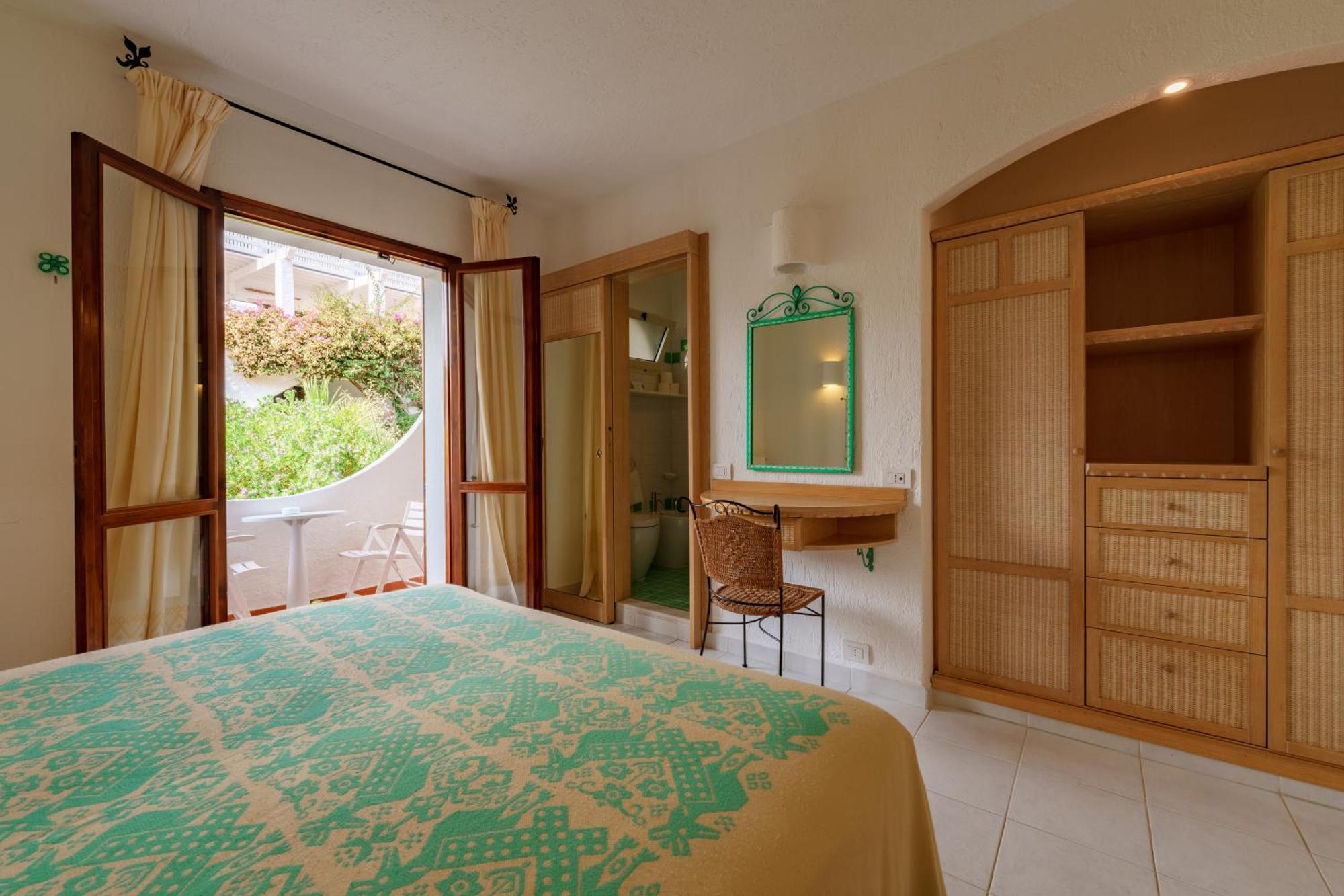 Hotel Punta Est Бая Сардиния Екстериор снимка